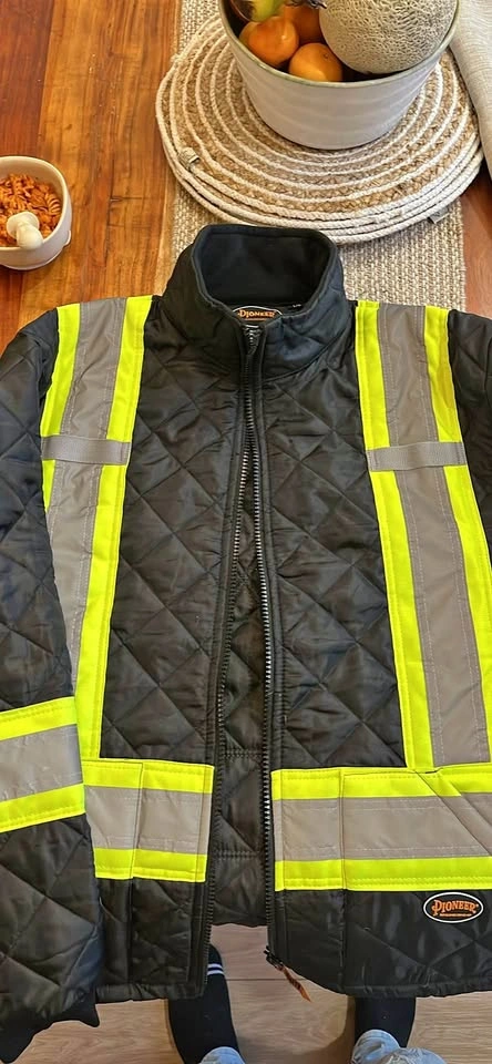 Pioneer hi vis work jacket (Large)