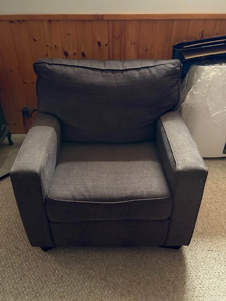 Modern Brown Accent Chair / Armchair – Excellent Condition - photo 2