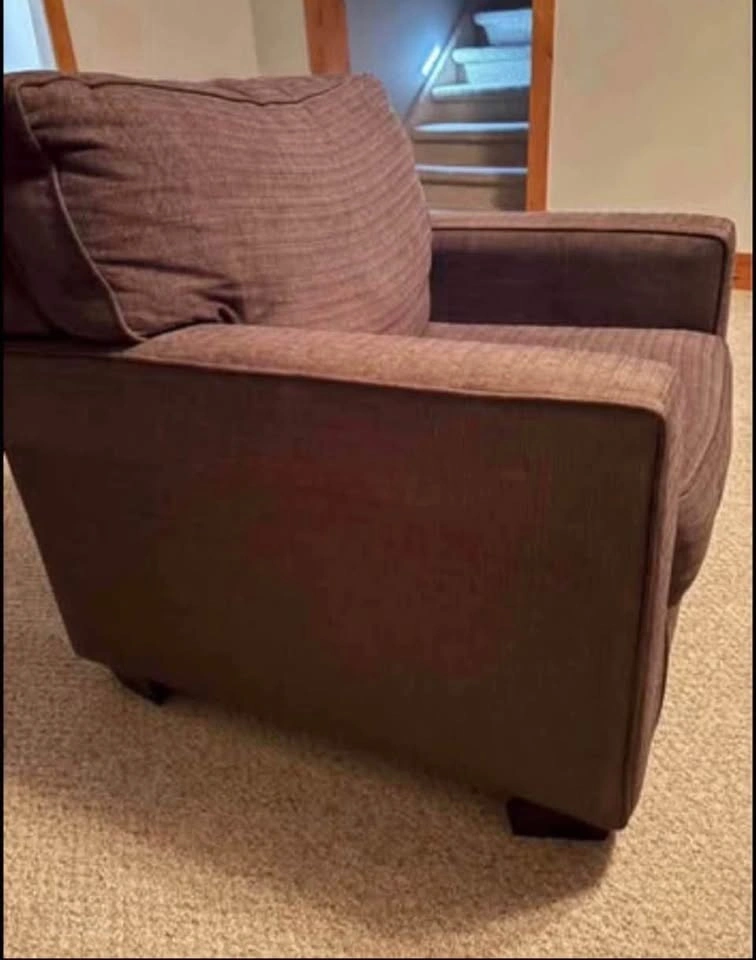 Modern Brown Accent Chair / Armchair – Excellent Condition - photo 4