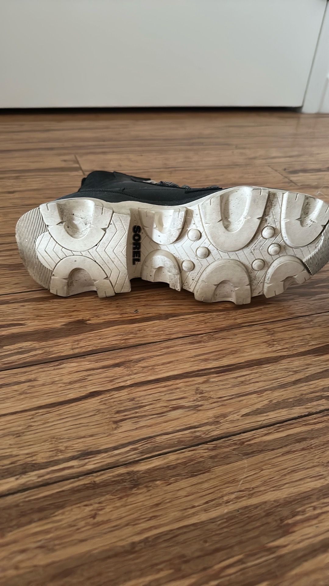 Women’s Sorel Rain Boots - Size 8 - photo 3