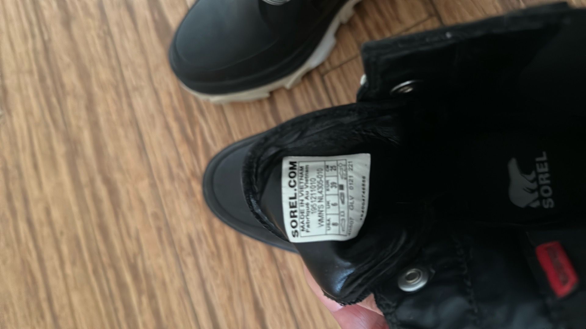 Women’s Sorel Rain Boots - Size 8 - photo 5
