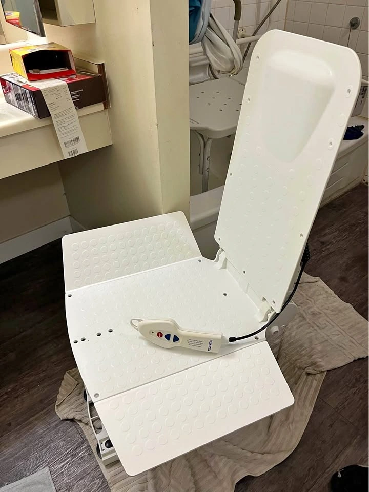AQUATEC Bath Lift Chair ⚽️