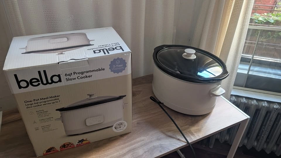 Bella 6 Qt Programmable Slow Cooker — Oatmilk — Like New - photo 4
