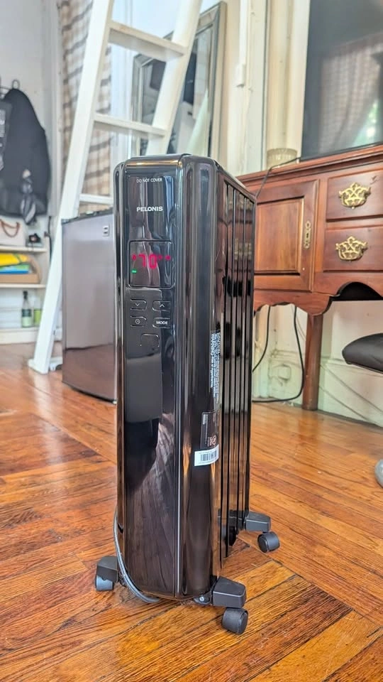 PELONIS 1500W Electric Oil-Filled Radiator Heater w/ Remote