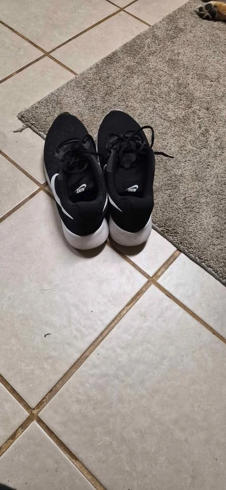 Nike shoes - photo 2