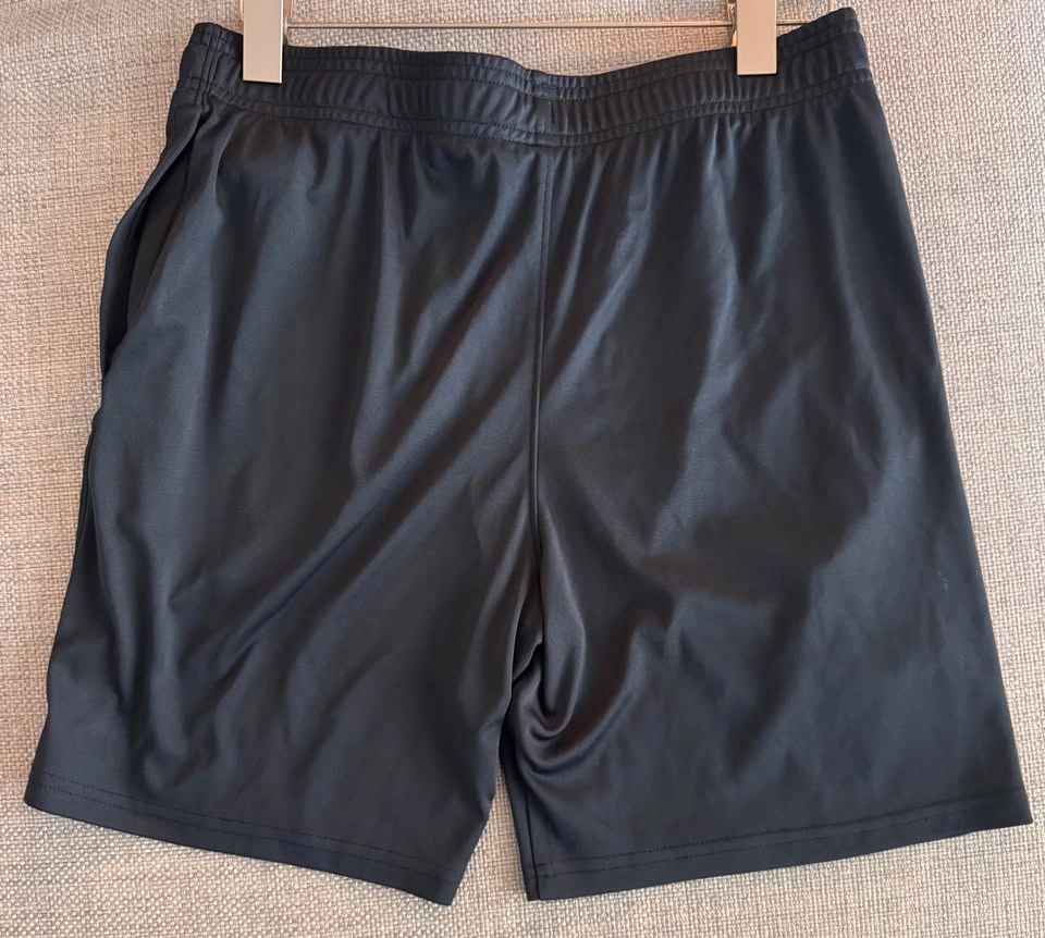 Under Armour Boy's Shorts ~ YXL ⚽️ - photo 2