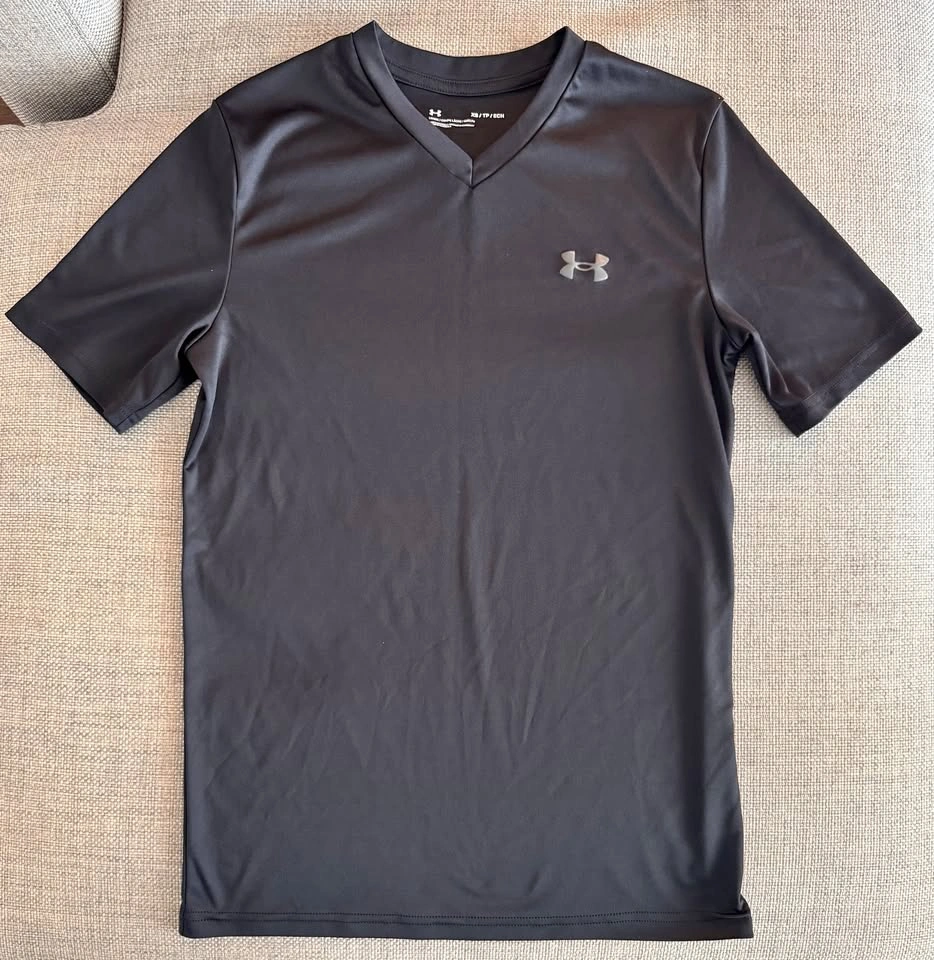 Under Armour Men's Black T-Shirt ~ XSmall ⚽️