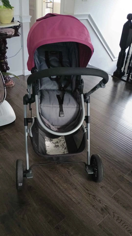 Evenflo Pivot Stroller - photo 2