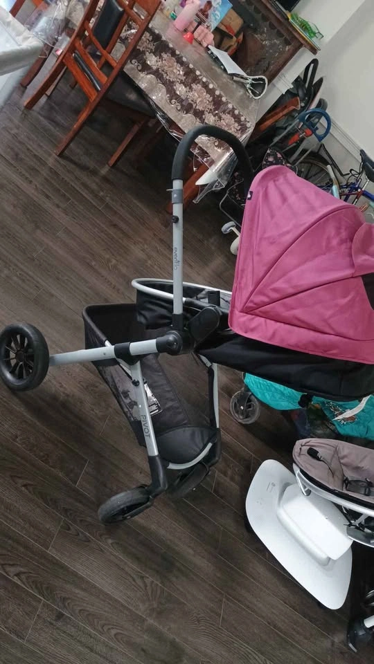 Evenflo Pivot Stroller - photo 3