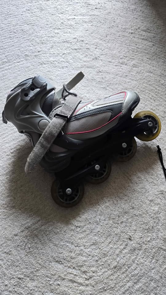 🔥 Rollerblades + Safety Gear – Size 7.5 🔥 - photo 2