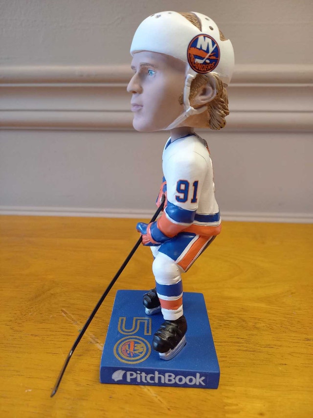 New York Islanders 91 Butch Goring Figure - photo 2