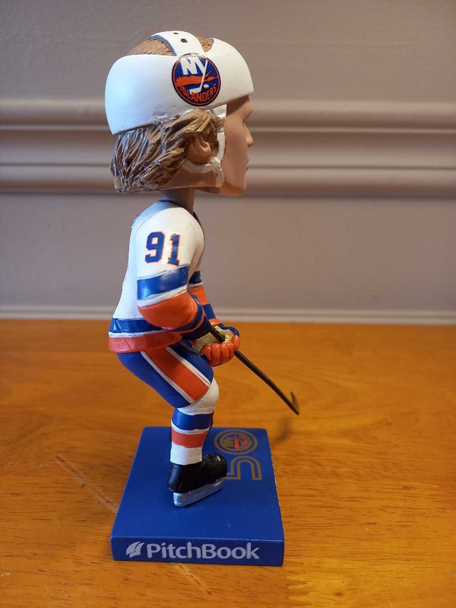 New York Islanders 91 Butch Goring Figure - photo 4