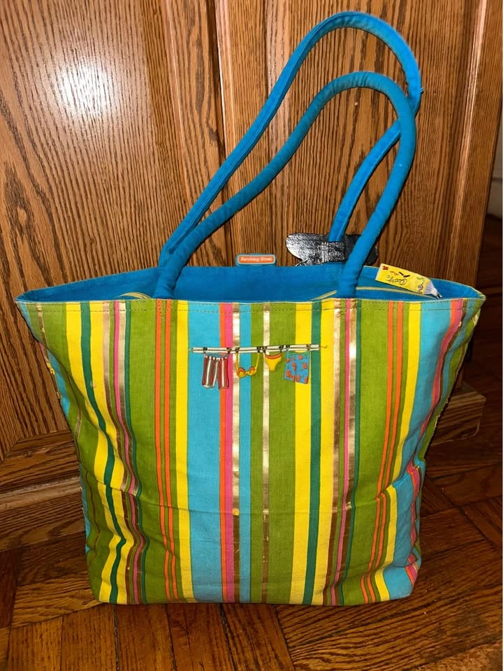 Anne Ormsby Large Beach Tote Bag w Fun Charms Attached ⚽️ - photo 2