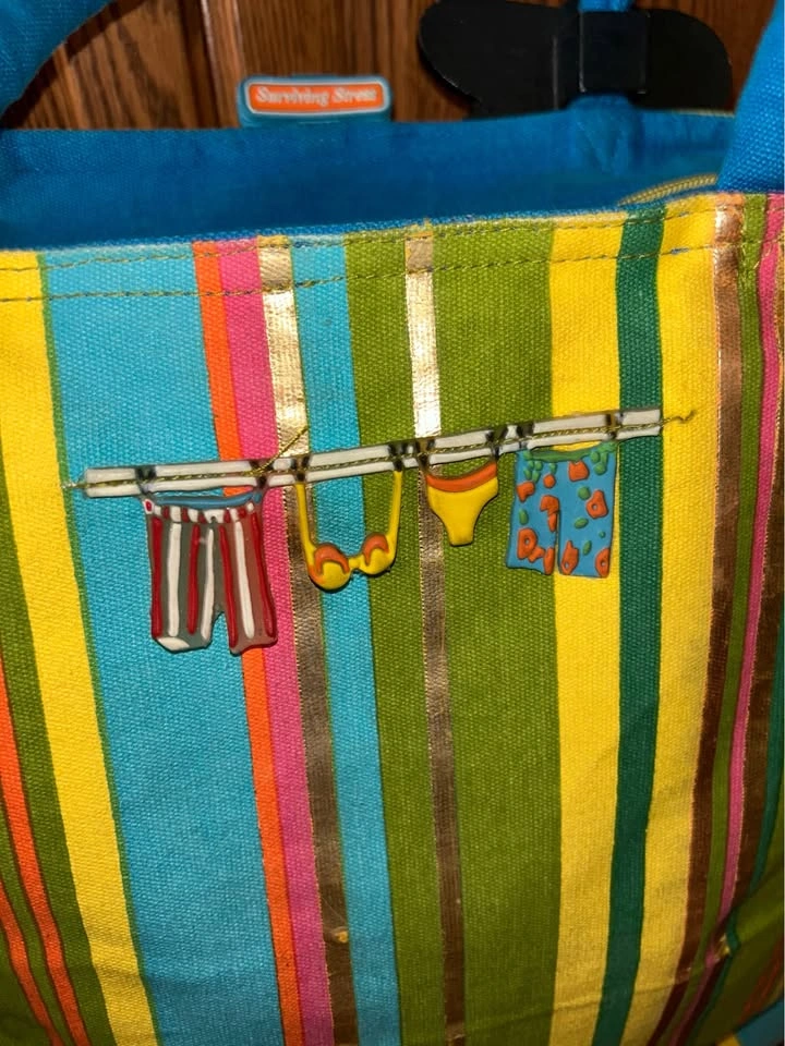 Anne Ormsby Large Beach Tote Bag w Fun Charms Attached ⚽️ - photo 3