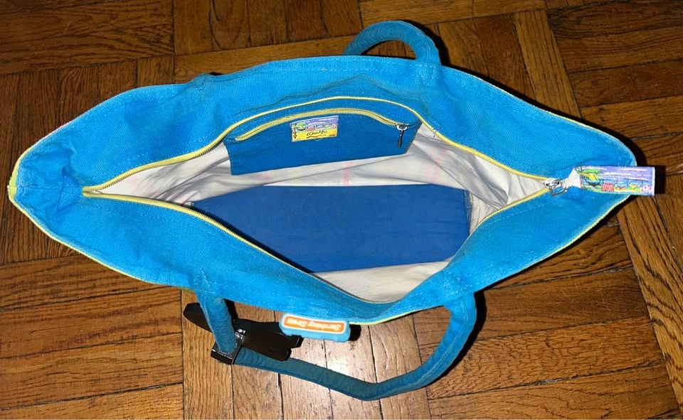 Anne Ormsby Large Beach Tote Bag w Fun Charms Attached ⚽️ - photo 4