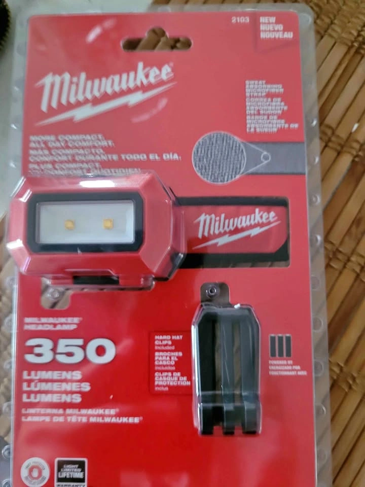 Milwaukee Tool 350-Lumen TRUEVIEW LED Alkaline Flood Headlamp