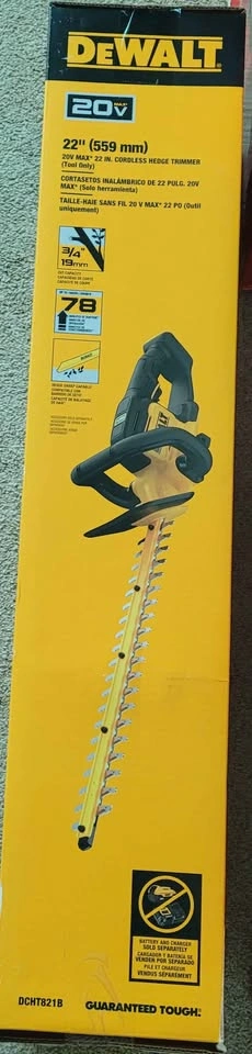 DEWALT 20V 22-inch Cordless Hedge Trimmer DCHT821B - photo 2