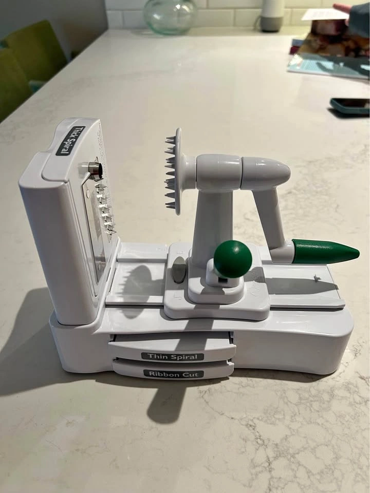 Veggetti Pro Tabletop Vegetable Spiralizer