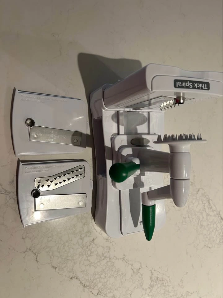 Veggetti Pro Tabletop Vegetable Spiralizer - photo 3