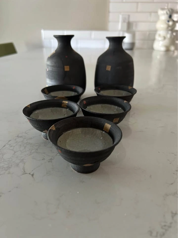 7 Piece Japanese Ceramic Sake Set Black with Gold Accents - photo 2