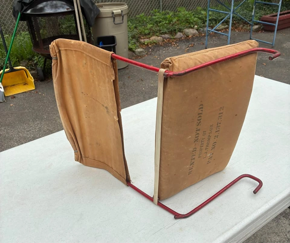 Vintage 1950’s Clip-on Stadium/Boat Chair - photo 3