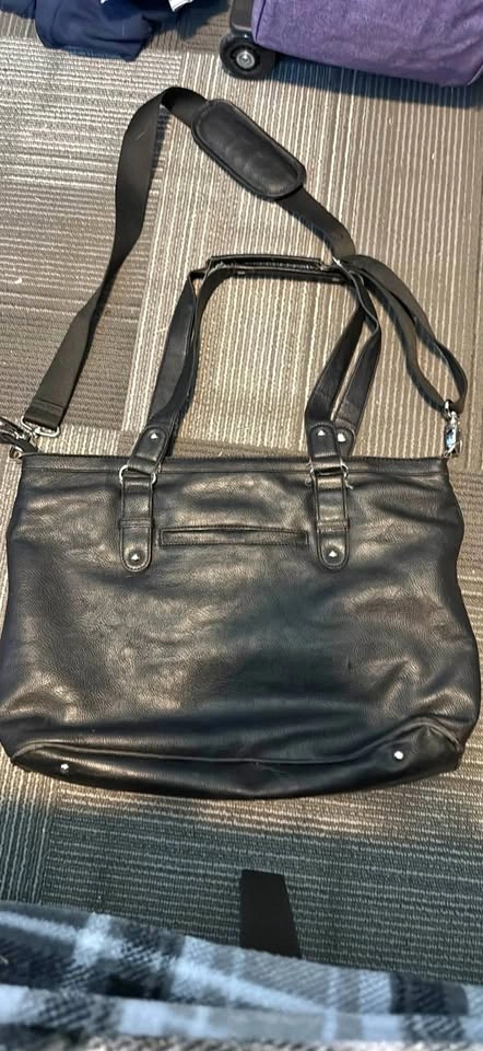 Kenneth Cole Reaction Laptop Crossbody Bag