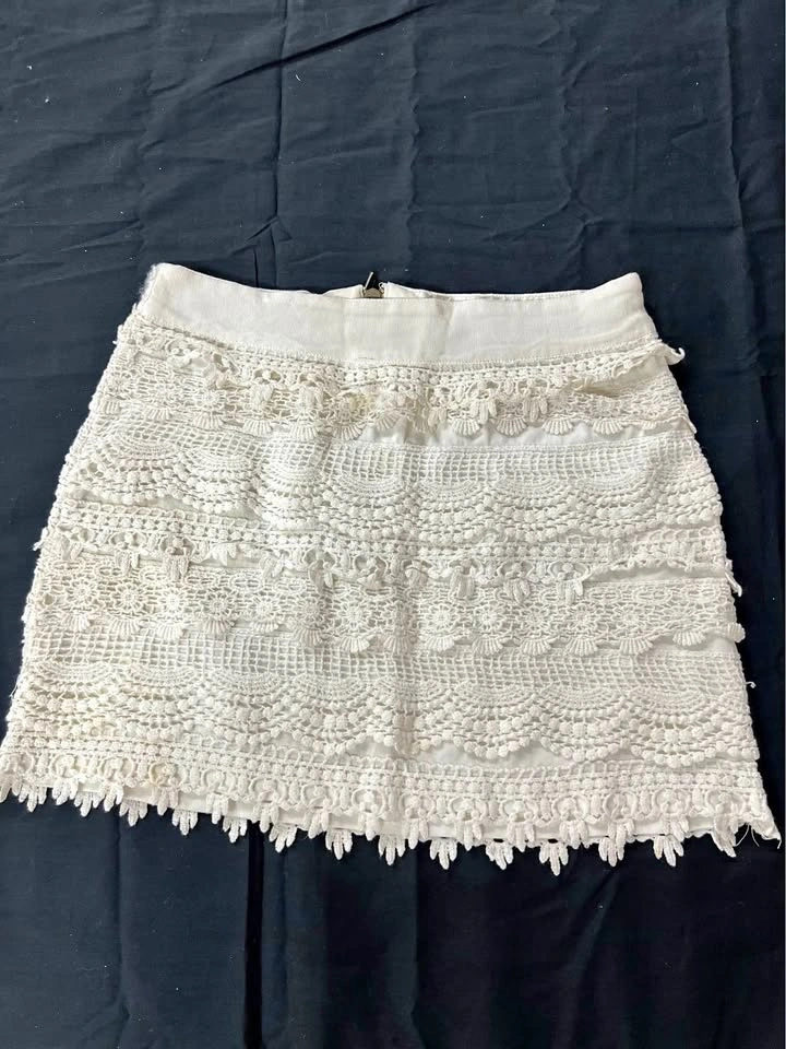 ⚽ Lacey skirt