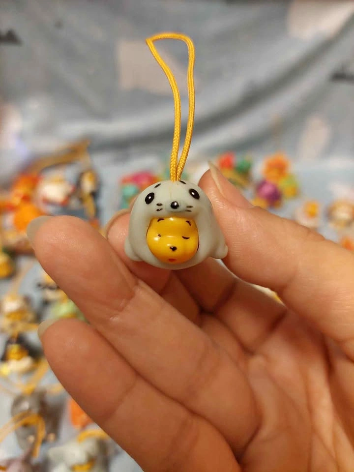 ⚽️ Peek-a-Pooh - Vintage Grey Seal Pooh, Series 3 Re-Colour