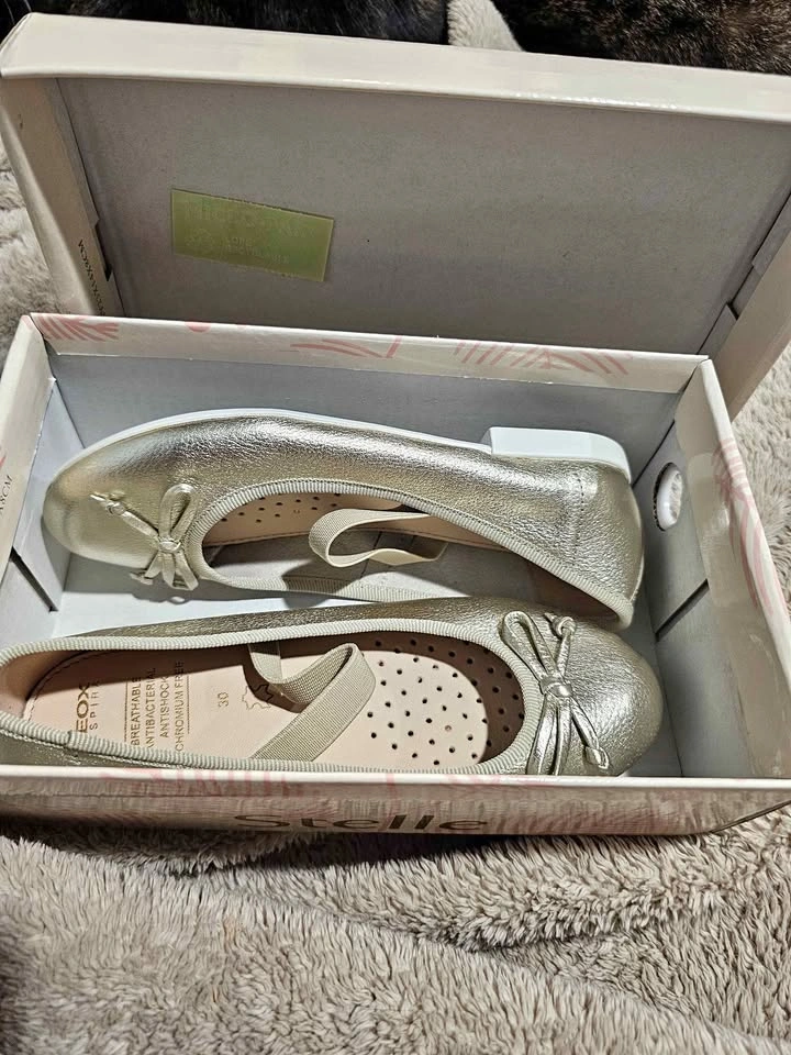 Geox girls flats in pink