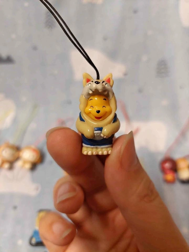⚽️ Peek-a-Pooh - Vintage Phone/Bag Charm! Beige Werewolf