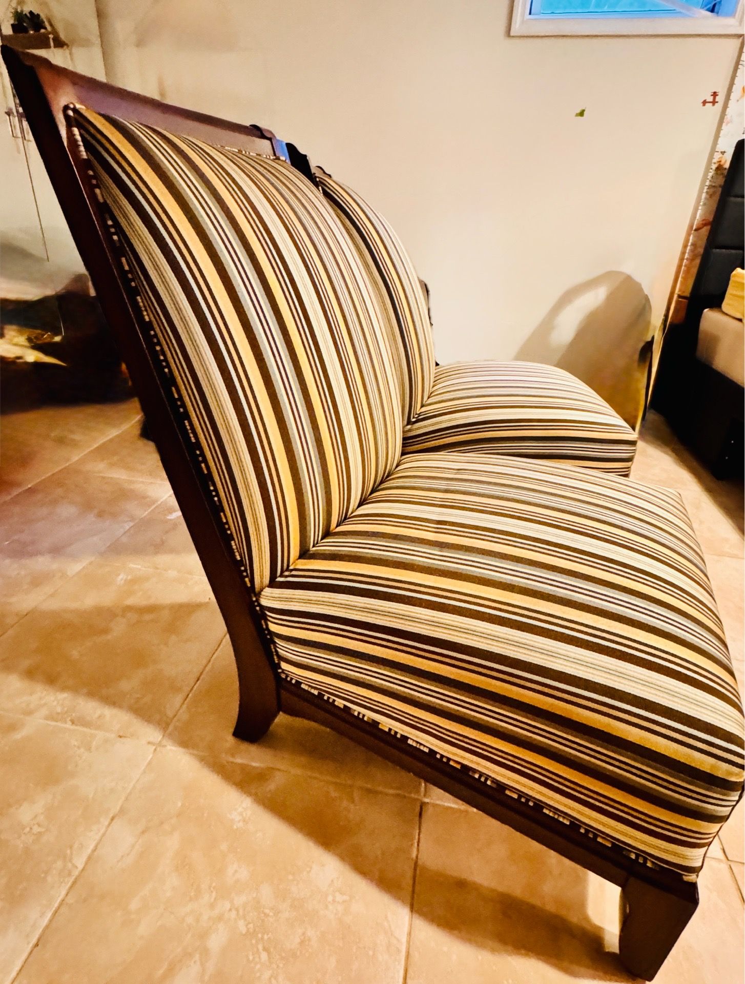 Set of two beautiful statement chairs-- fixed price - photo 4