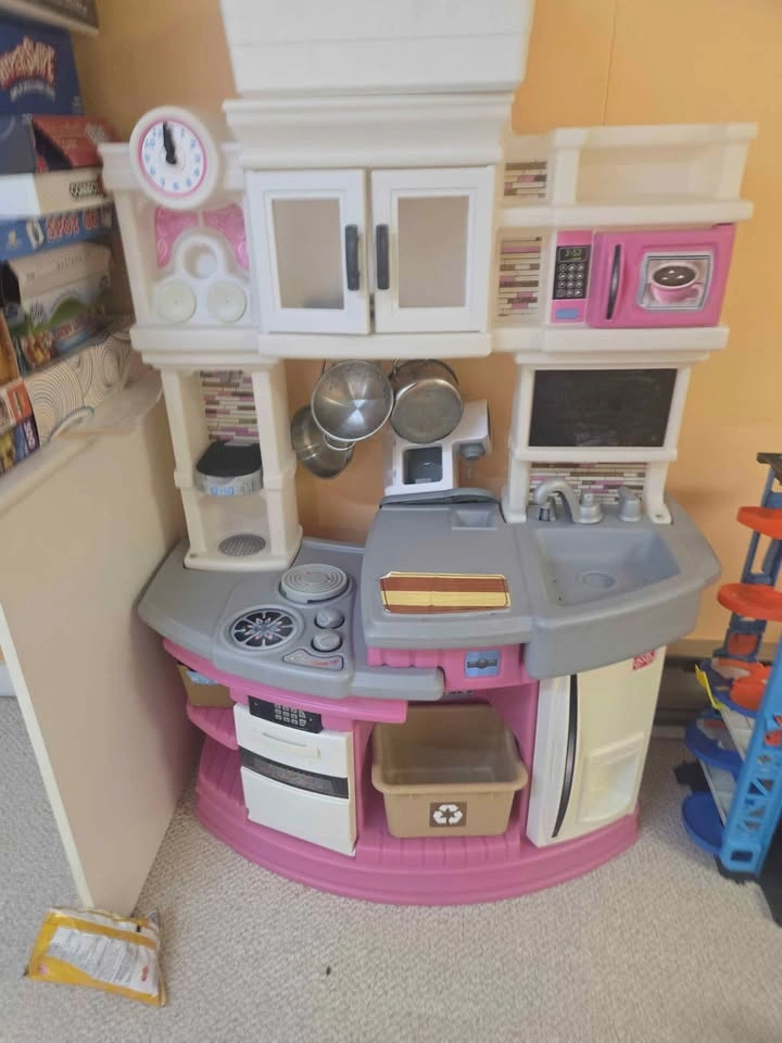 Step2 Play Kitchen - photo 2