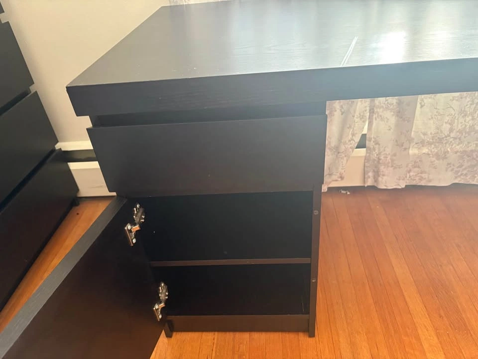 IKEA Malm desk in black colour - photo 3