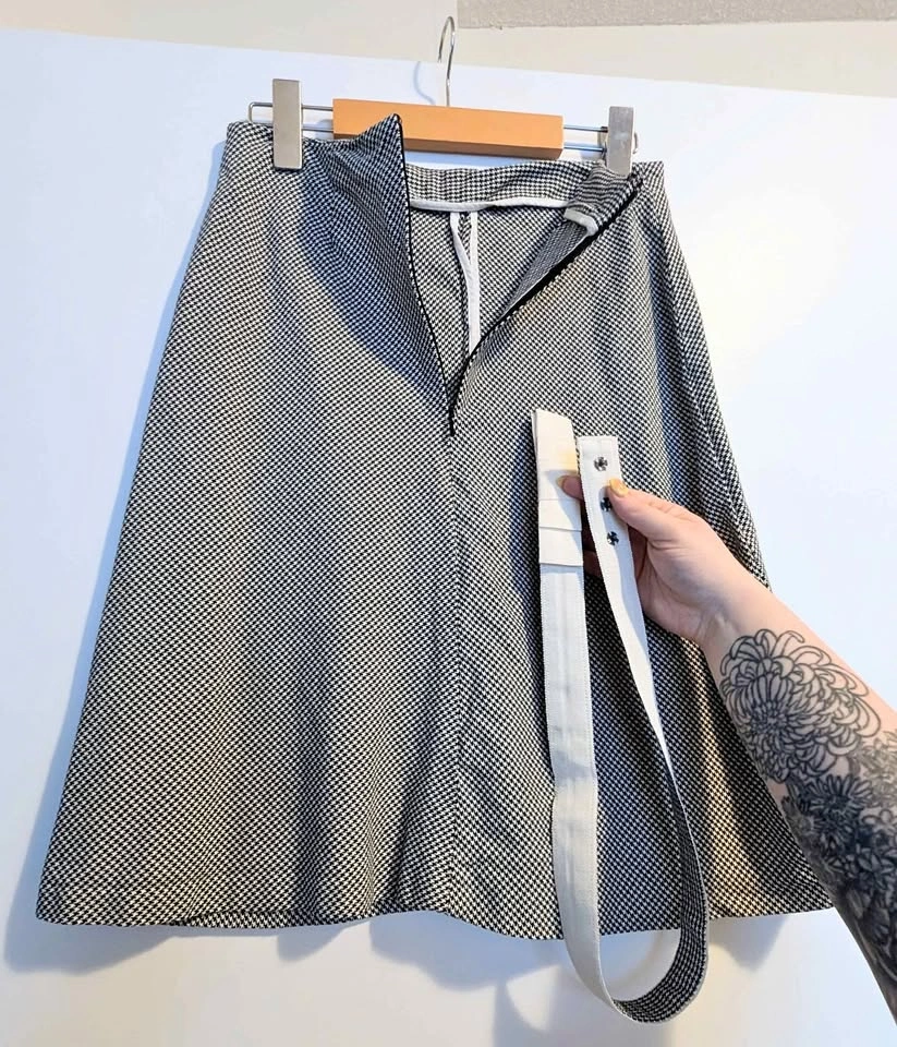 Cute vintage houndstooth skirt