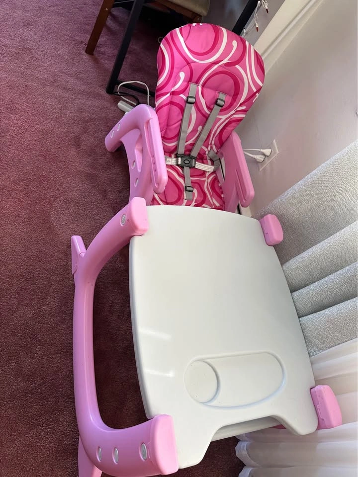 Convertible high chair/ table - photo 2