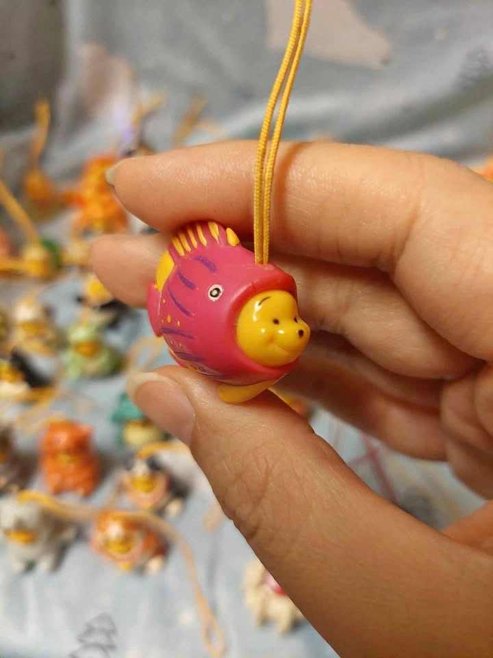 ⚽️ Peek-a-Pooh - Vintage Tropical Fish Pooh, Series 8