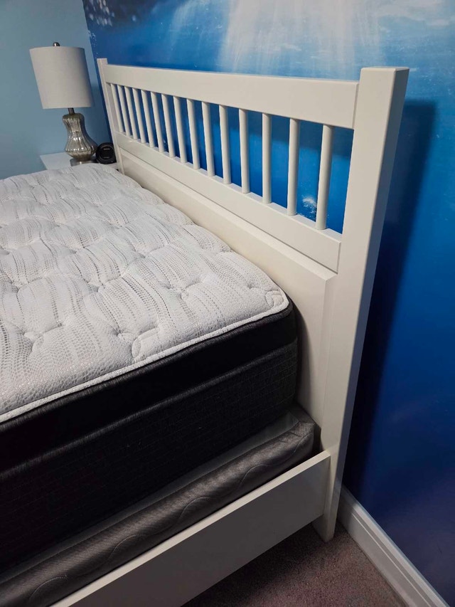 Beautyrest Platinum Oakdale CT Queen Mattress headboard - photo 2