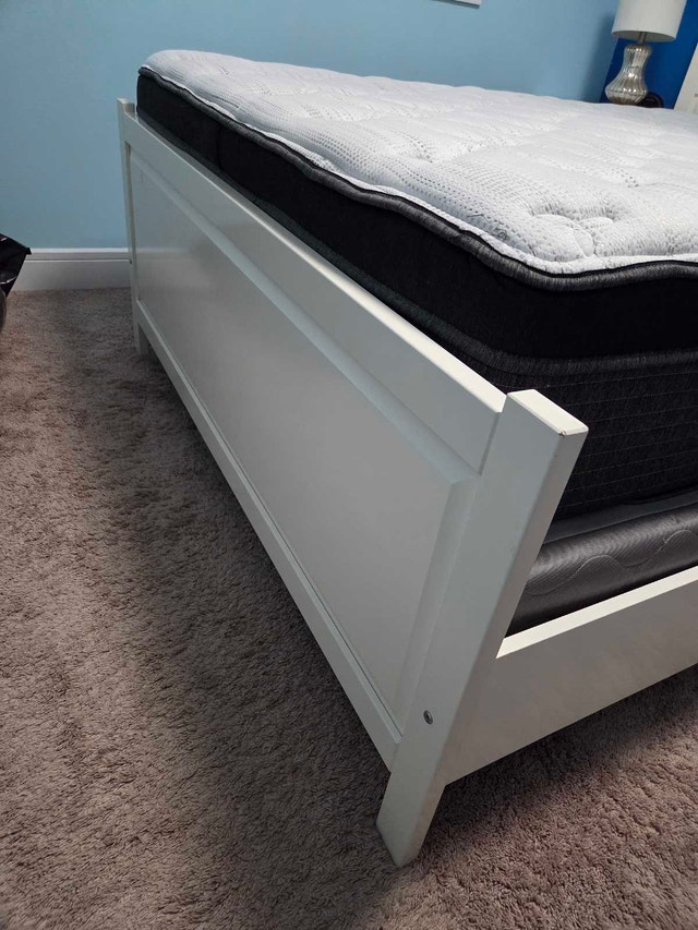 Beautyrest Platinum Oakdale CT Queen Mattress headboard - photo 3