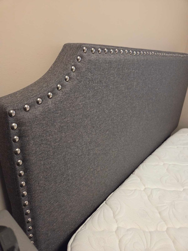 Beautyrest Queen Bed and Headboard - photo 3