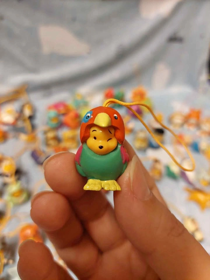 ⚽️ Peek-a-Pooh - Vintage Charm! Parrot Pooh, Series 5!!