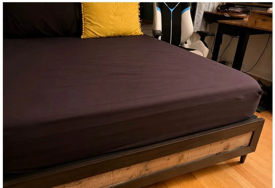 Queen Bed, Mattress and Dresser - Complete Bedroom Set - photo 5