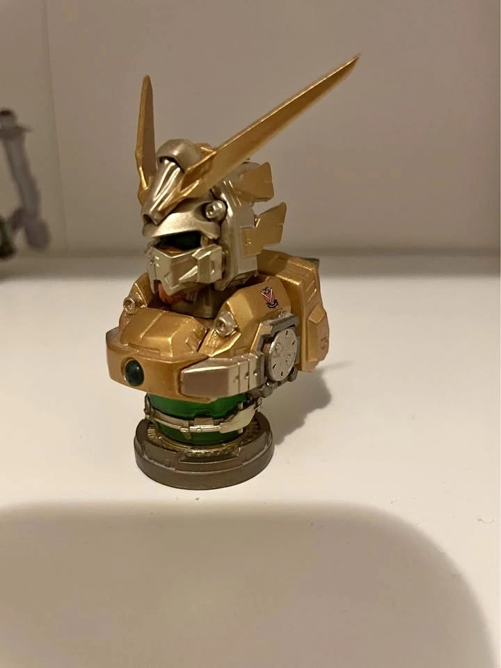 ⚽️ Gundam - Vintage Golden Shining Gundam Bust!