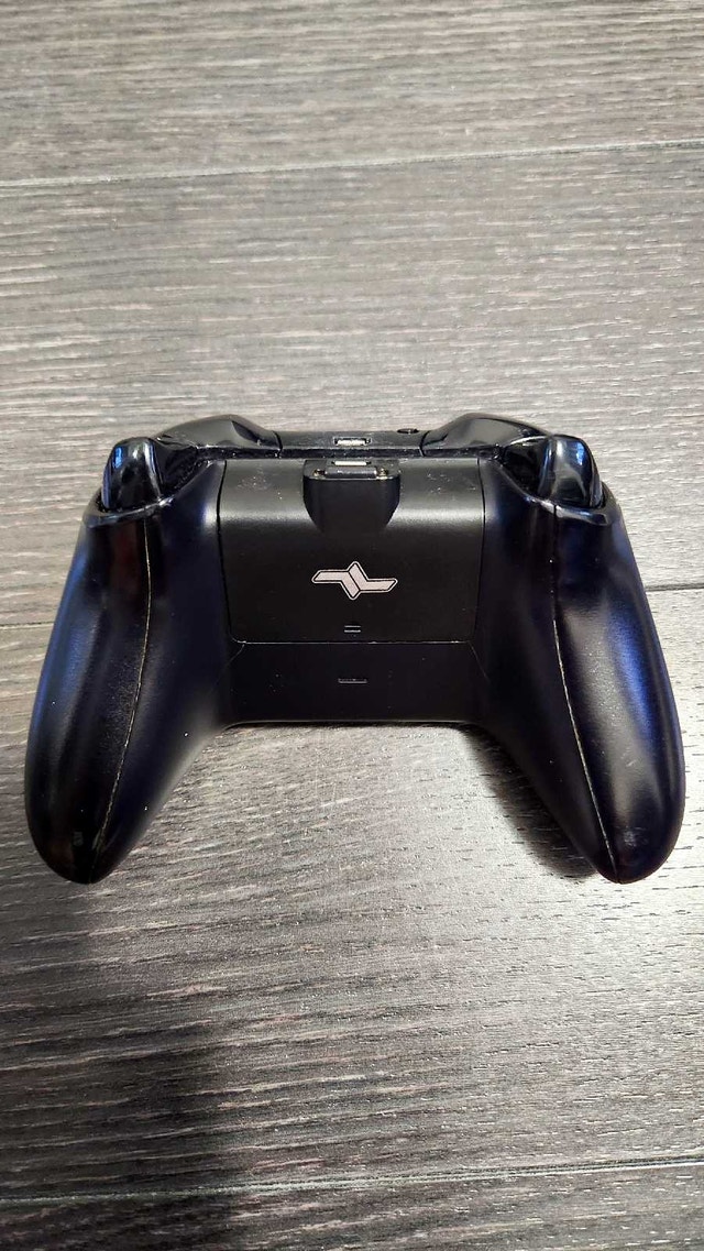 Official Xbox One Wireless Controller – Great Condition - photo 3