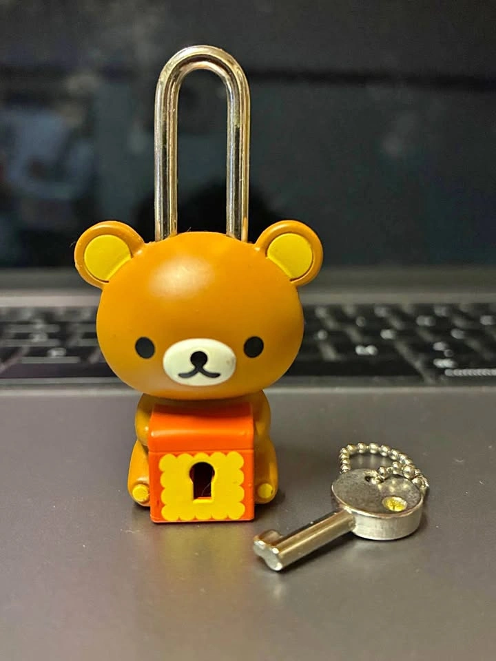 ⚽️ Vintage Rilakkuma Treasure Lock with Gem Key Charm