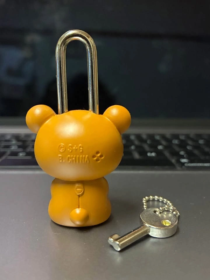 ⚽️ Vintage Rilakkuma Treasure Lock with Gem Key Charm - photo 3