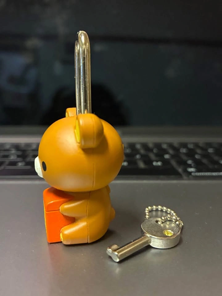 ⚽️ Vintage Rilakkuma Treasure Lock with Gem Key Charm - photo 4