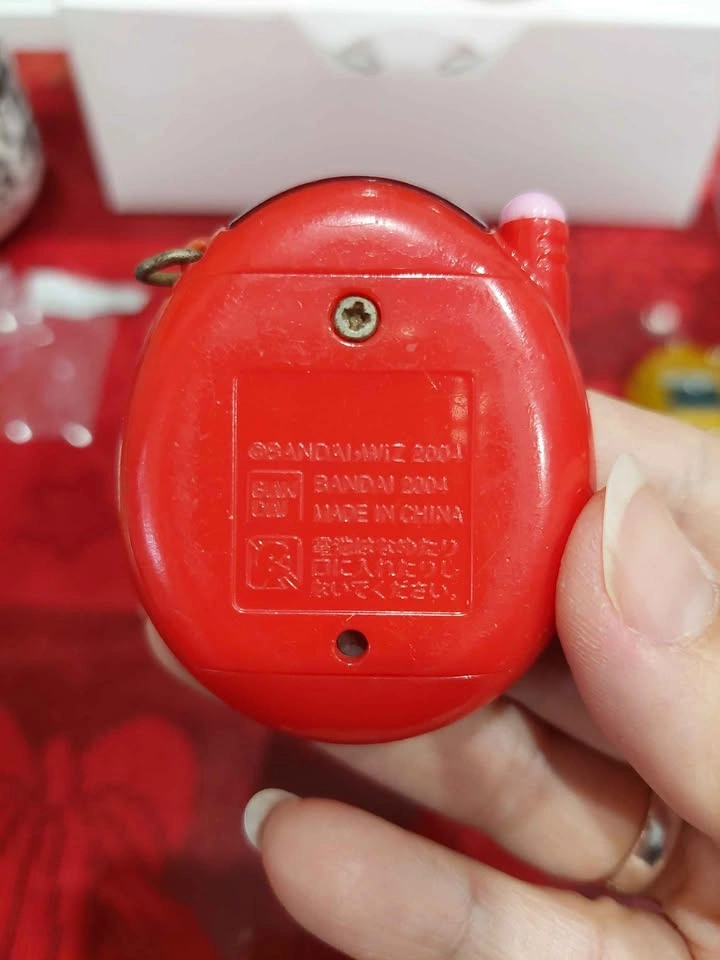 ⚽️ Rare Vintage 2005 Tamagotchi Keitai - Aloha Red! - photo 2