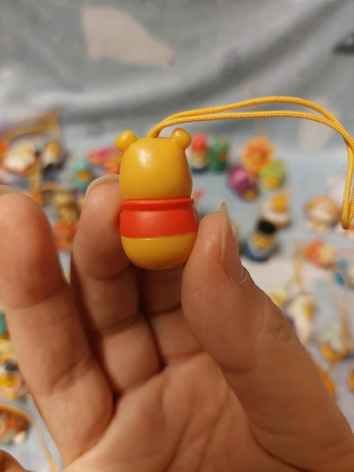 ⚽️ Peek-a-Pooh - Vintage Eeyore as Pooh, 80th Anni Edition - photo 3
