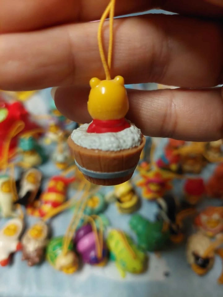 ⚽️ Peek-a-Pooh Vintage Phone/Bag Charm - Bath Tub Pooh - photo 2