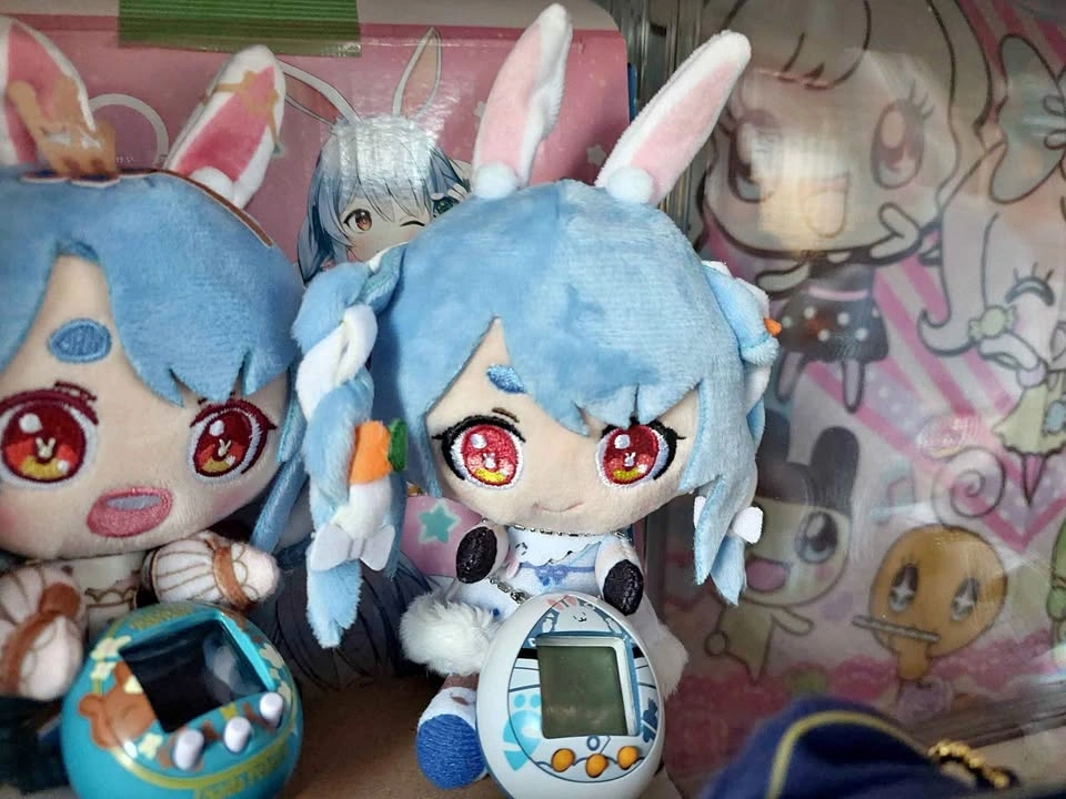 ⚽️ BNIB Pekora Hololive Plush w Tamagotchi Nano - Snow Version